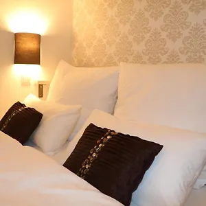  Apartamento List Five - Your British Alemania